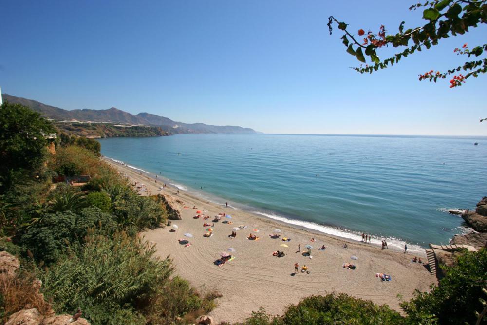 Modern Apartment Stunning Sea Views And Pool Nerja Bagian luar foto