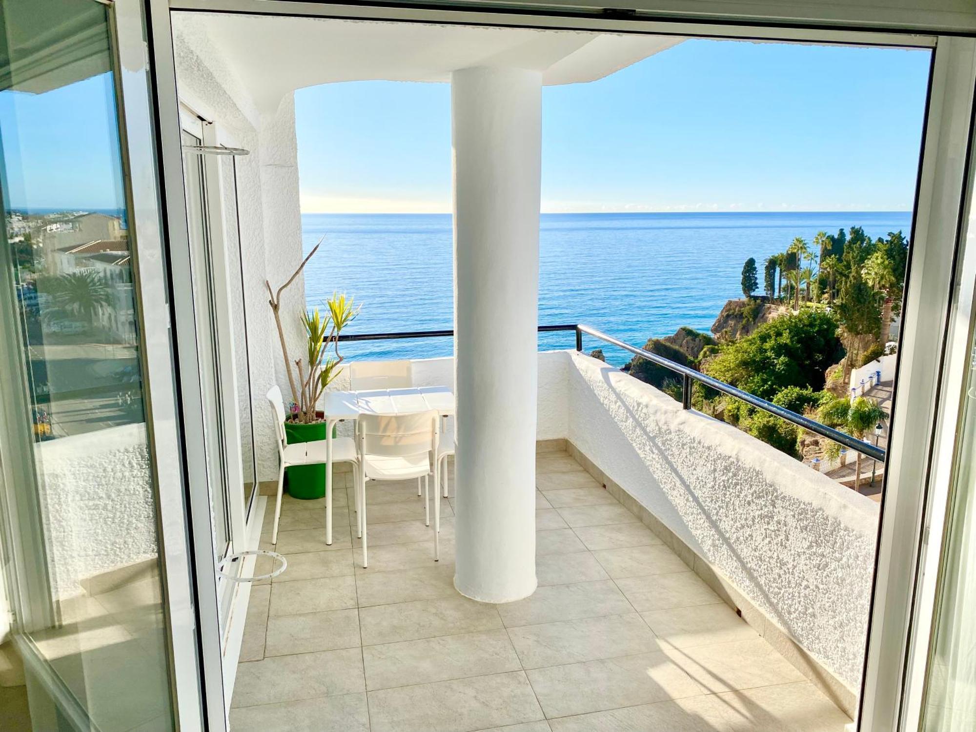 Modern Apartment Stunning Sea Views And Pool Nerja Bagian luar foto