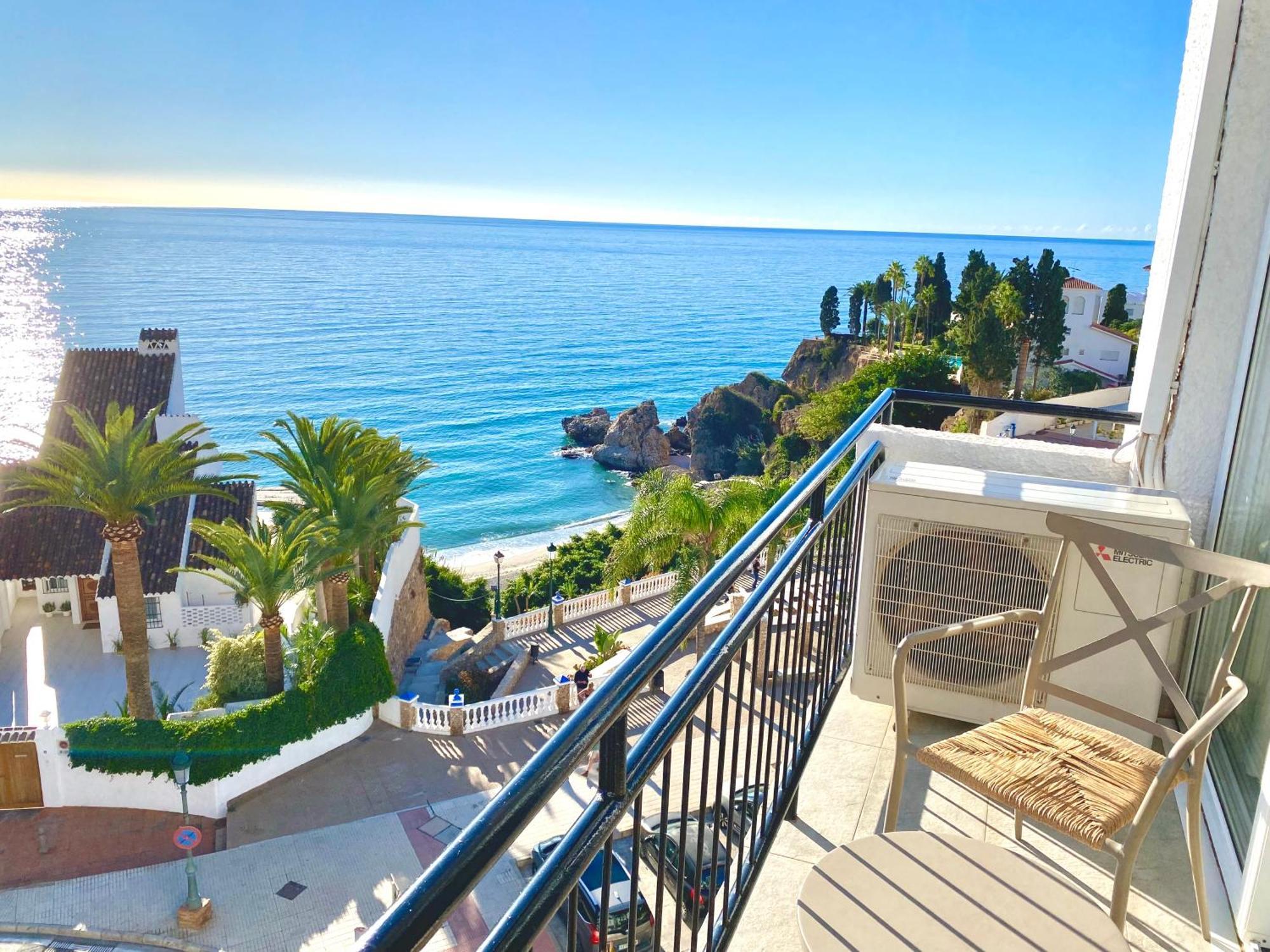 Modern Apartment Stunning Sea Views And Pool Nerja Bagian luar foto